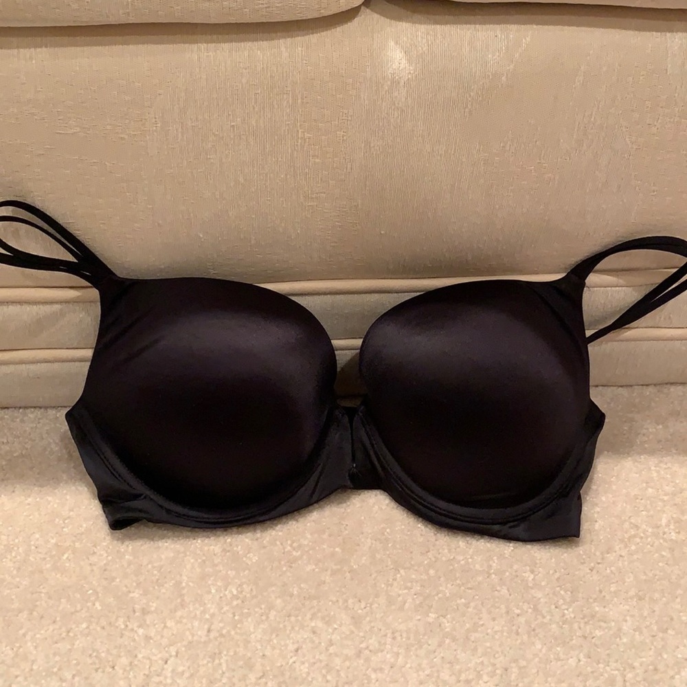 Victoria’s Secret: Very Sexy Push-Up